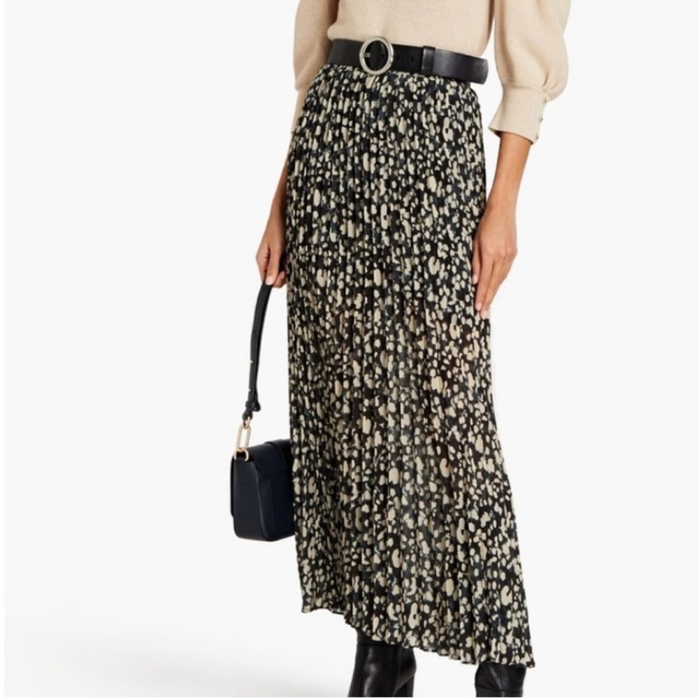 BA & SH Pleated Navy Blue And Cream Skirt Size Small